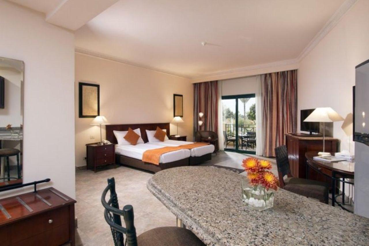 Swiss Inn Plaza Hotel 6th of October City Eksteriør bilde