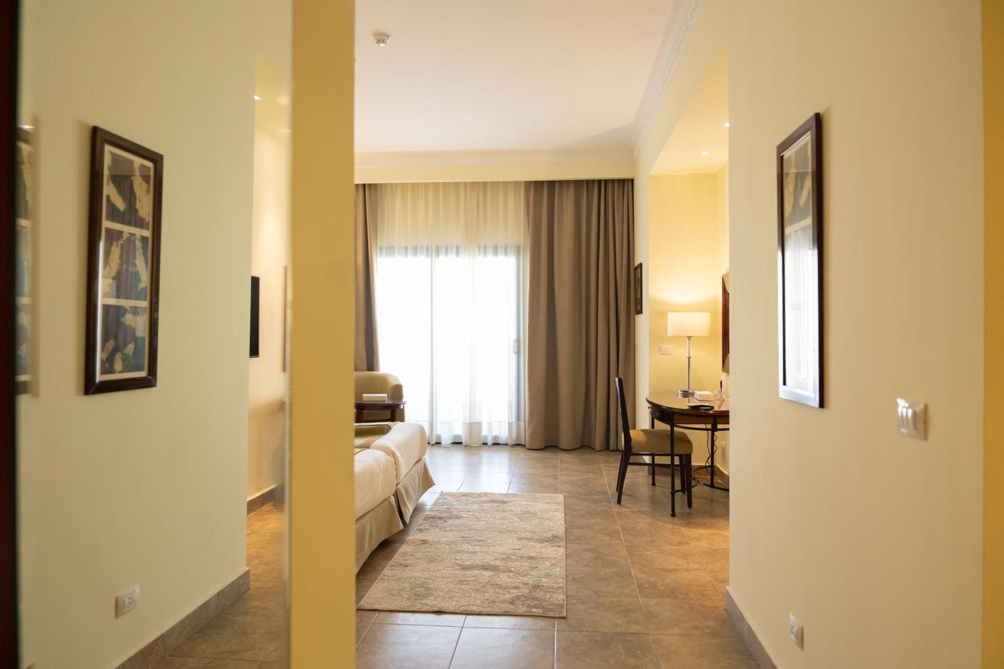 Swiss Inn Plaza Hotel 6th of October City Eksteriør bilde
